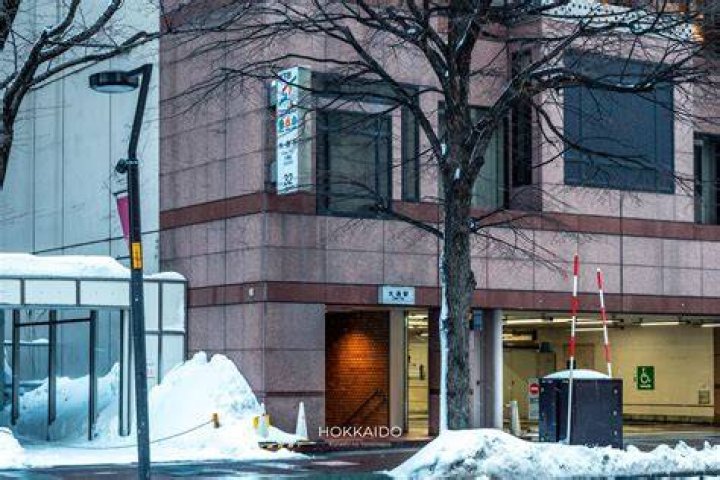 札幌駅・北口の地下駐車場を徹底ガイド—迷わず停めるコツ
